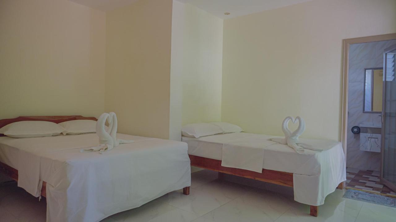 Speed 8 Inn Moalboal Exterior foto
