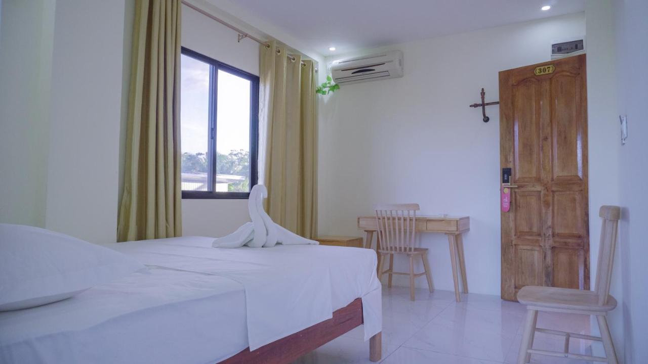 Speed 8 Inn Moalboal Exterior foto